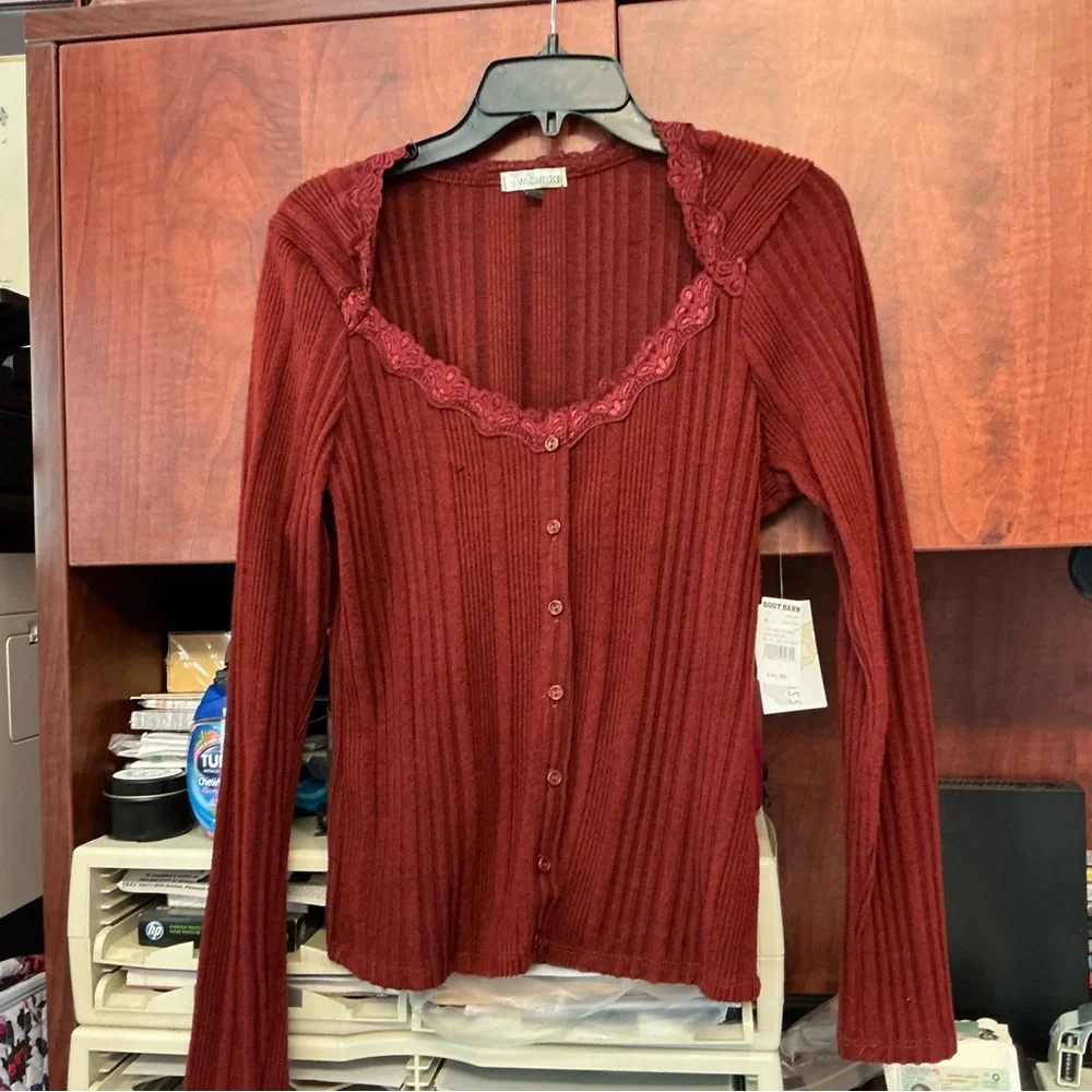 Maroon Ribbed Button-Up Cardigan - Picture 1 of 2